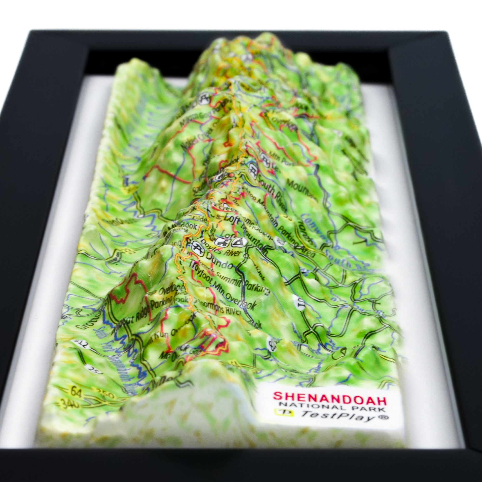 TestPlayNA 3D raised relief map of Shenandoah National Park showing the Blue Ridge Mountains and Skyline Drive