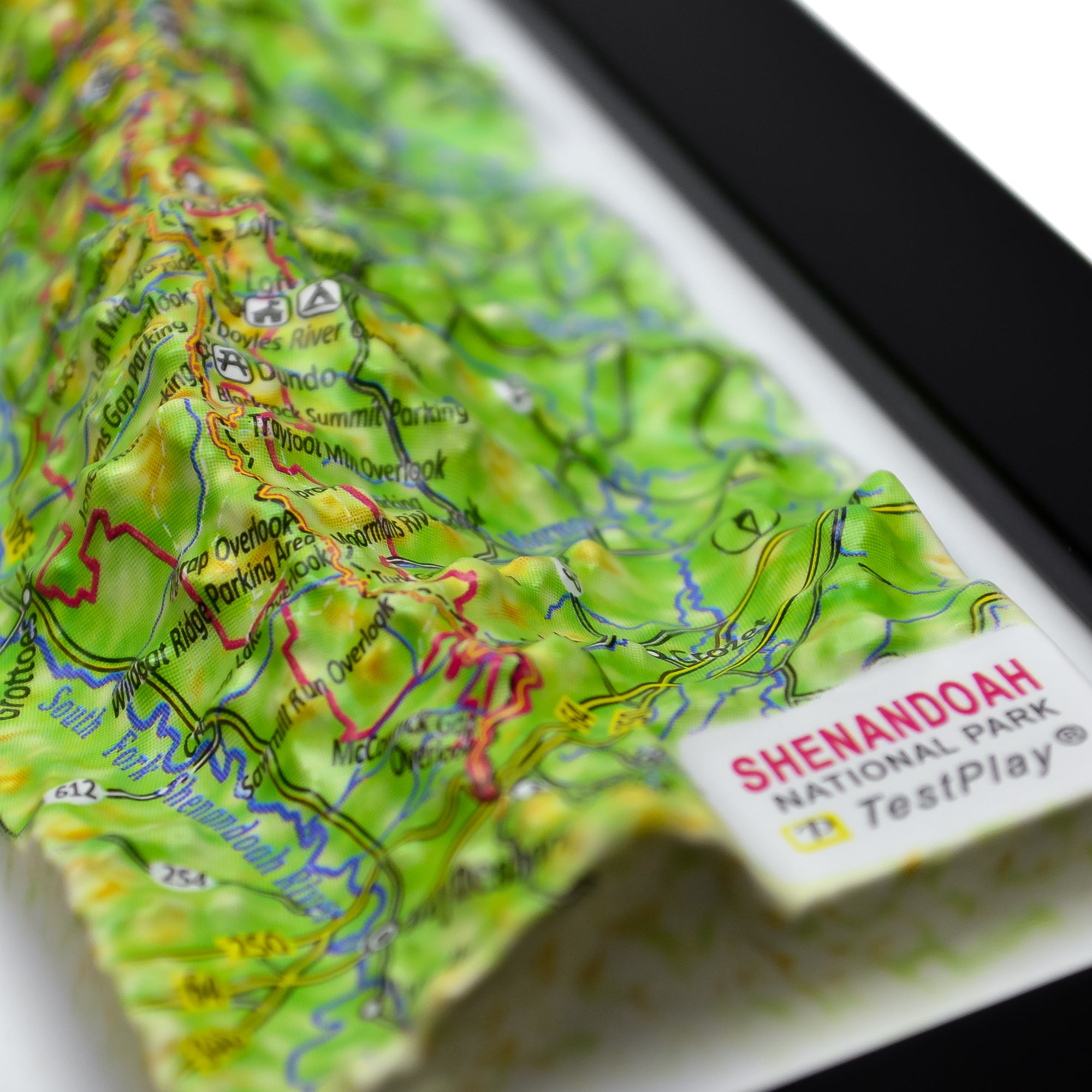 TestPlayNA 3D raised relief map of Shenandoah National Park showing the Blue Ridge Mountains and Skyline Drive
